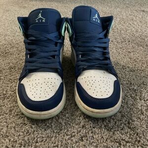 Blue Mint Jordan 1s SIZE 9.5 Men
